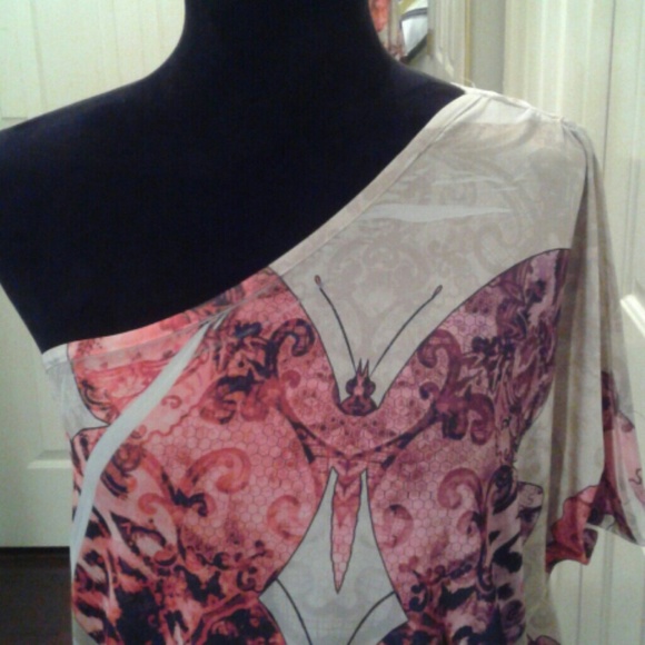 Off-Shoulder Butterfly Blouse - Picture 2 of 5